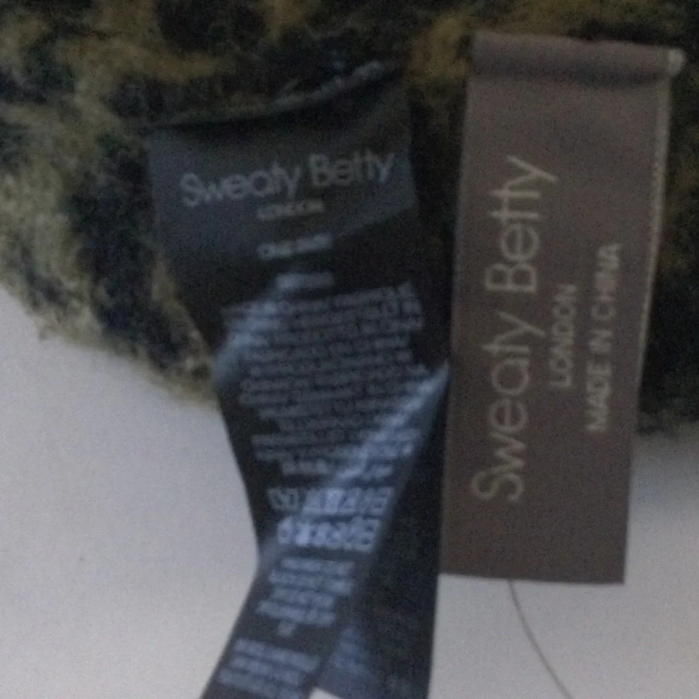 SWEATY BETTY JACQUARD LEOPARD PRINT KNIT BEANIE WOOL BLEND BLACK OS NWT